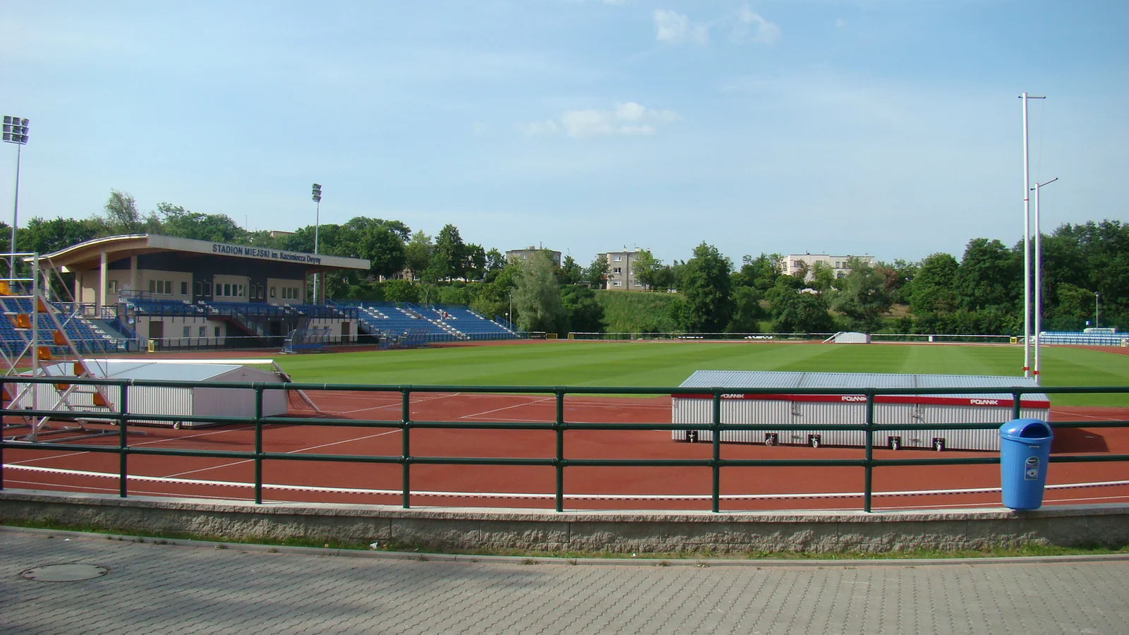 Stadion w Starogardzie Gdańskim – funkcje i historia