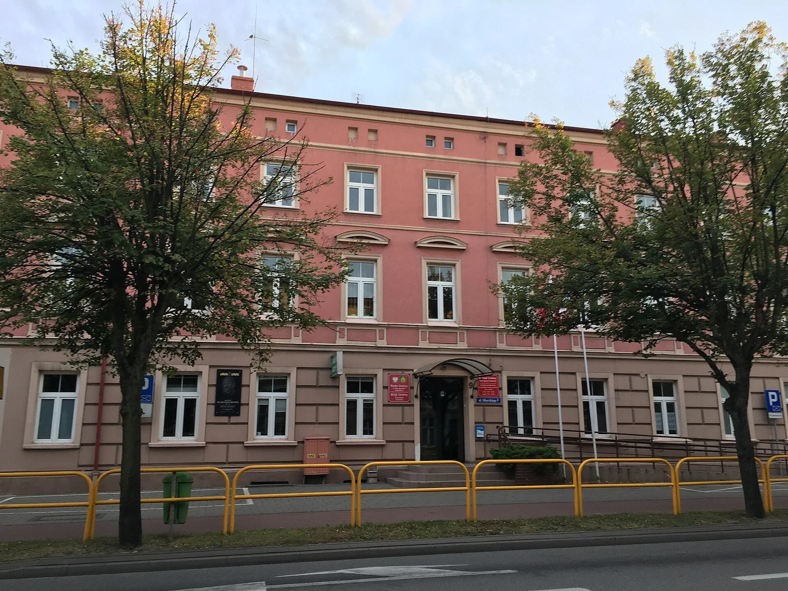Urząd Miasta, gmina wiejska i powiat: gdzie załatwić sprawę
