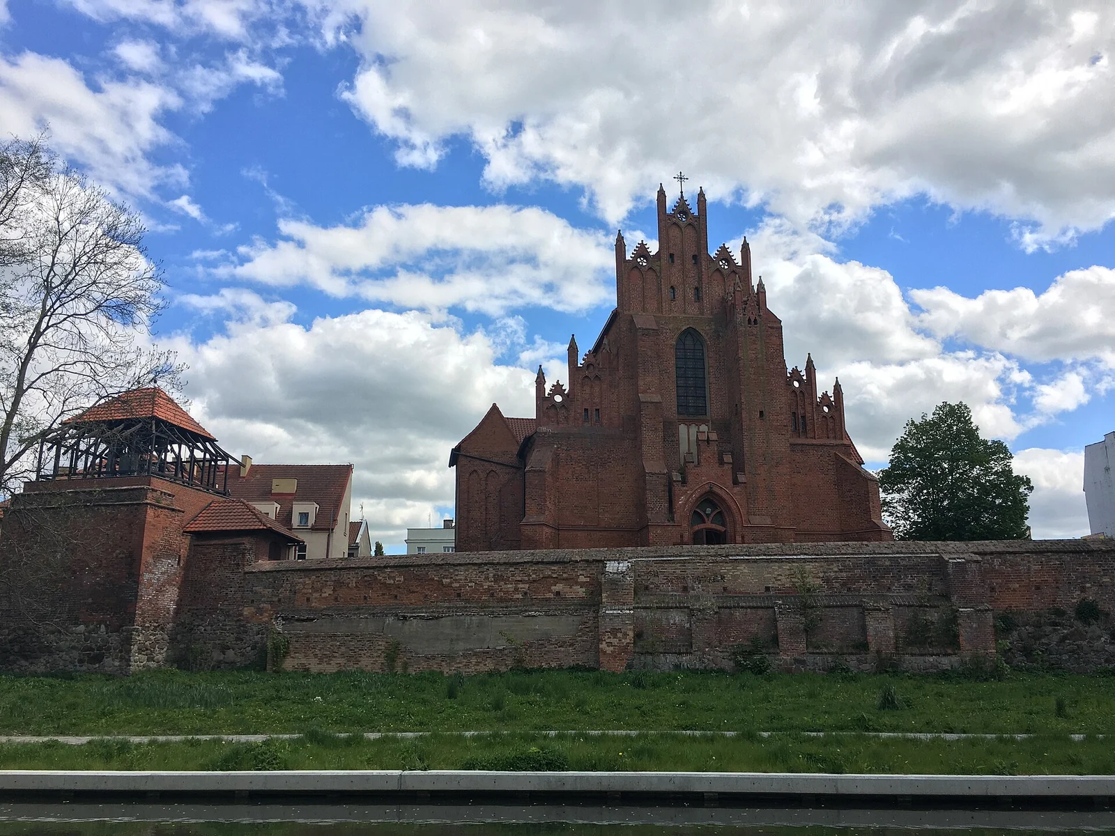 Zabytki Starogardu Gdańskiego: rynek, fara i baszty na spacer po historycznym centrum